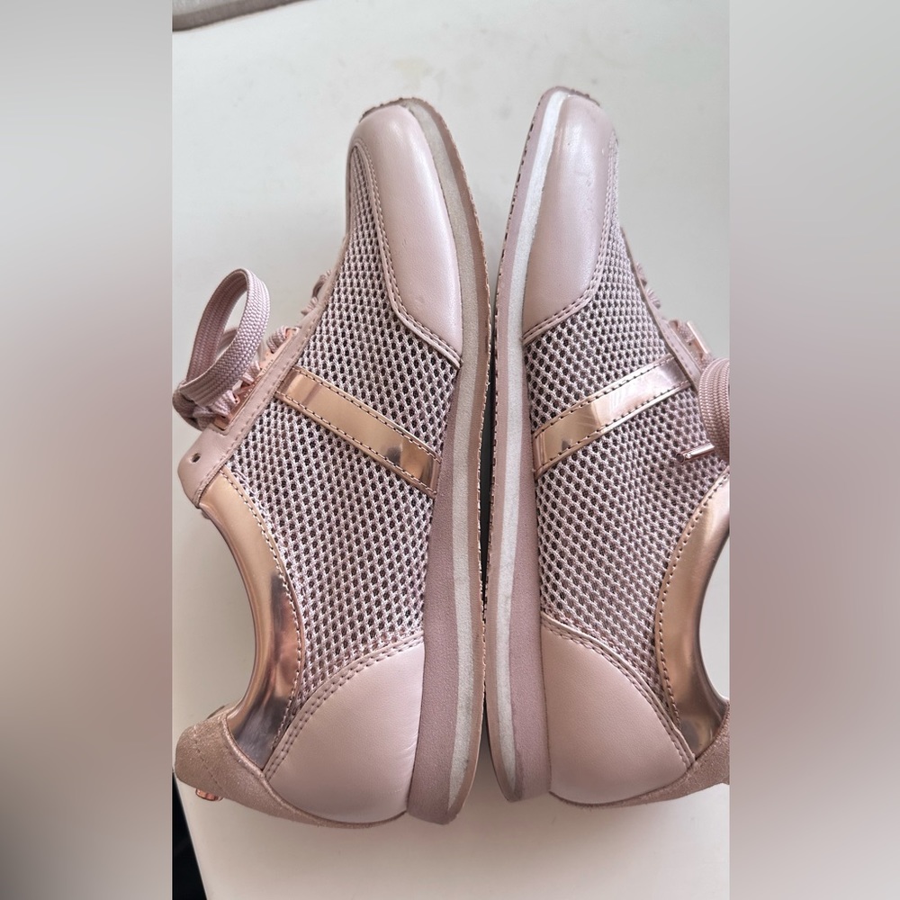 MICHAEL KORS MK MAGGIE TRAINER SNEAKERS SZ:7 PINK BLUSH ROSE GOLD WOMENS - Picture 3 of 10